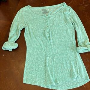 No boundries 3/4 sleeve tee size LG